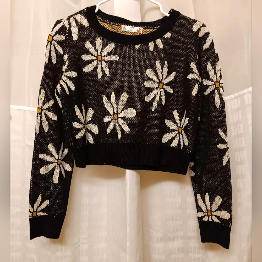 Daisy Craze 🌼 Knit Cropped Sweater